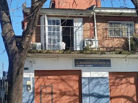 VENTA DE PH CON LOCALES EN FLORENCIO VARELA