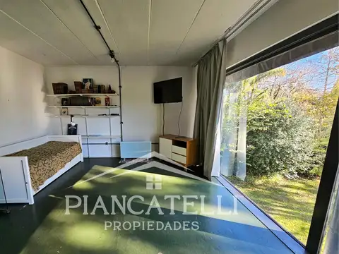 VENTA DE CASA EN BANCO PROVINCIA CON FONDO AL ARROYO