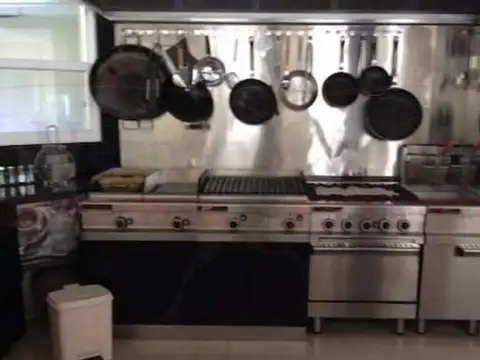 CASA DE CATEGORÍA EN PINAMAR CHICO