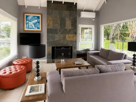 Casa en Alquiler en Boca Ratón, USD 1.200
