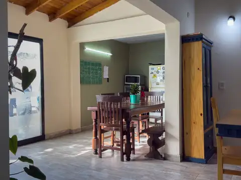 Casa en Venta con 3 cocheras