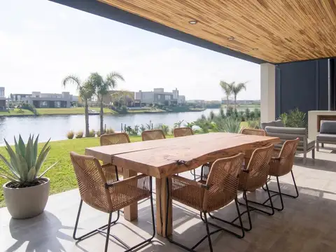 Casa en venta 8 ambiente en Nordelta, Carpinchos a la laguna