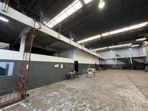 Galpon en Alquiler 40  mts Fondo