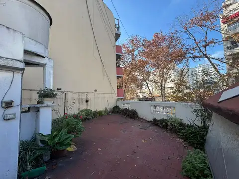 Julián Álvarez 300, Piso 1