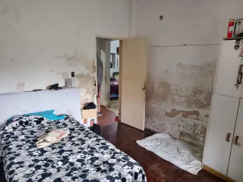 VENTA DE CASA 3 AMBIENTES A RECICLAR- VILLA DE MAYO GRAN OPORTUNIDAD