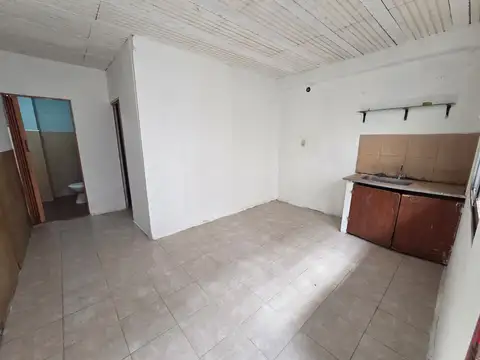 Ph monoambiente en planta baja, ubicado en Castro Barros 1073, Lanus