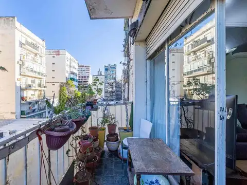 VENTA SEMIPISO 4 AMB  COCHERA EXCELENTE UBICACION