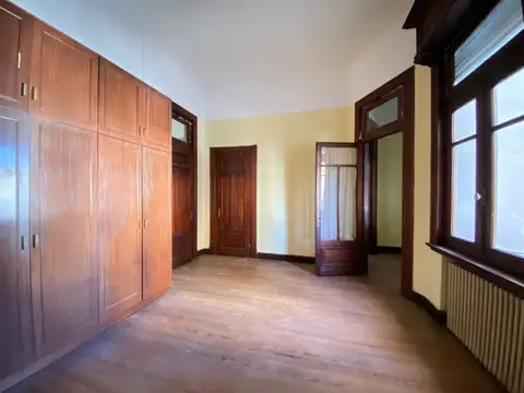 Casa 6 ambientes con 2 baños