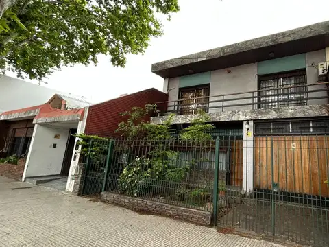 CASA 6 AMB C/ DEP. SERV. - PARQUE - GARAGE- PTIO