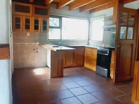 Casa 4 ambientes con 1 baño