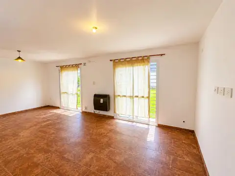 71 esquina 182 Bis 4300