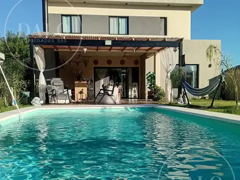 Hermosa Casa en Venta 4 Ambientes en Pilar del Este