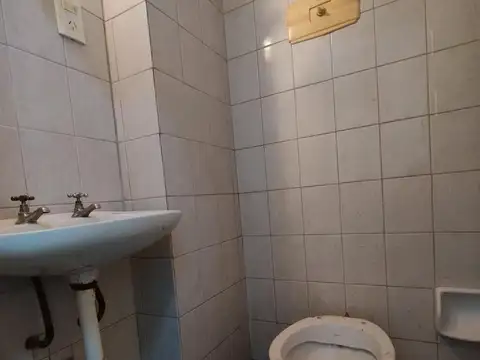 Local en Alquiler 60 años