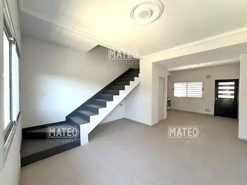 Depto Tipo Casa en Alquiler de 3 ambientes