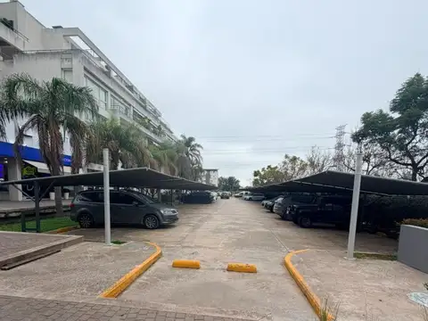 Cochera en Venta con acceso Ascensor