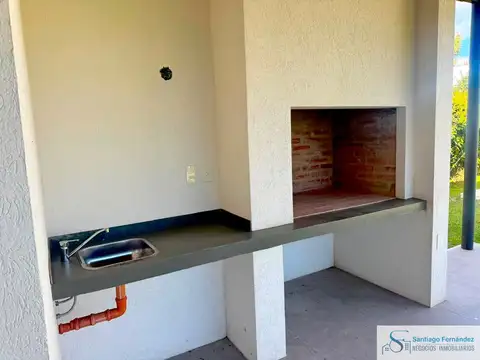 Casa 4 ambientes con 3 baños
