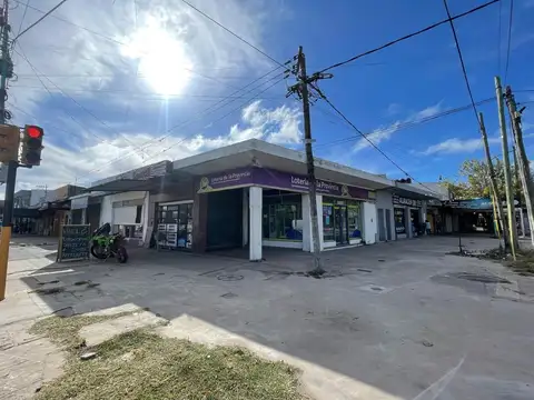 Montevideo esq. 30 (Mitre) 2700