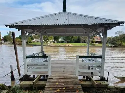 Casa 6 ambientes con 2 baños