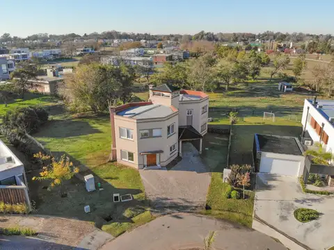 Casa en Venta con 1 cochera