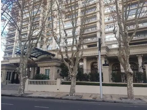 Excelente piso en Torre Chateau de 215 m2 a estrenar 