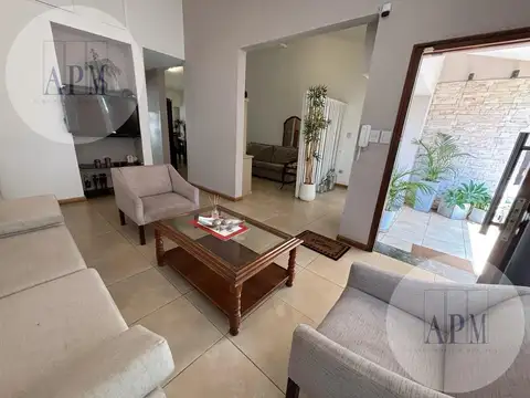 Casa en Venta en Posadas, USD 320.000
