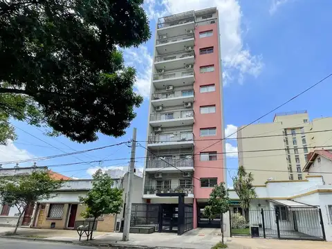 Venta Departamento 3 ambientes con cochera Villa Ballester .-
