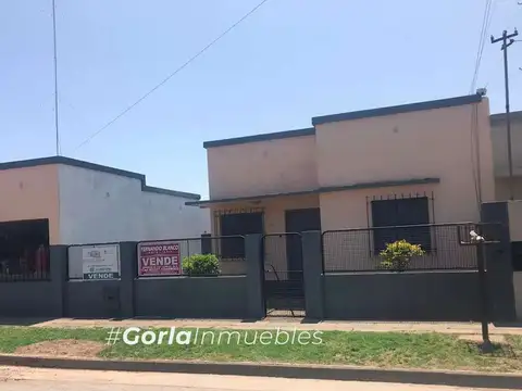 CASA 2 DORM. - 1 BAÑO - CON LOCAL - LOBOS