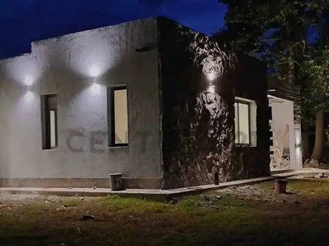 Casa en Venta en Colonia las Rosas, USD 179.000
