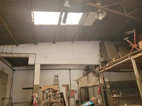 Galpon en Venta 11  mts Frente