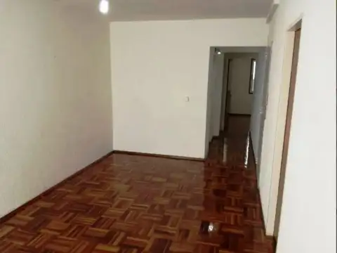 Avenida Uruguay 800, Piso 1