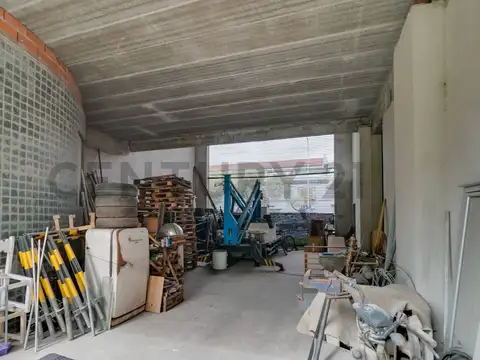 Galpon en Venta 28  mts Fondo