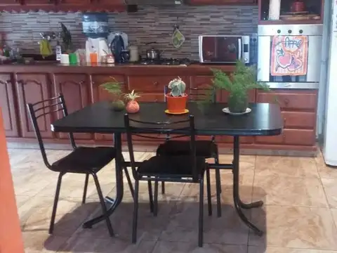 Casa en Venta con 4 cocheras