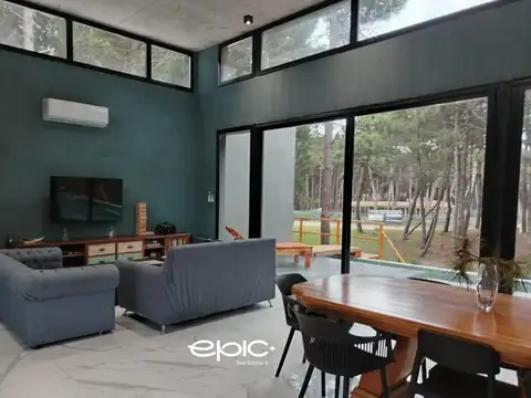 Casa 6 ambientes con 4 baños