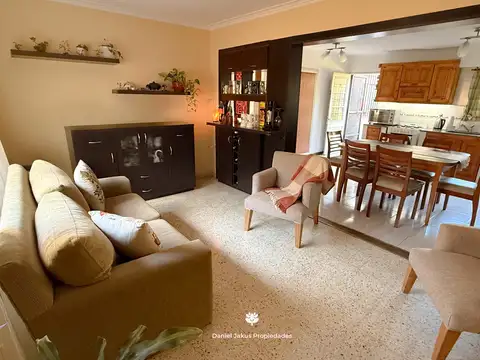 Depto Tipo Casa en Venta de 4 ambientes