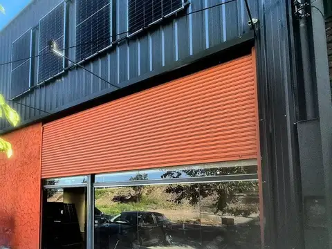 Alquiler Galpón estratégico- Acc. Este y Costanera