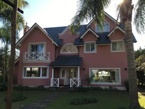 Venta casa en Isla Santa Monica, Delta