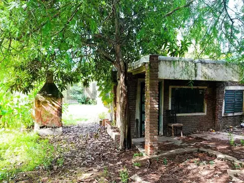 VENTA CASA A RESTAURAR / PROYECTO COMERCIAL  A metros del acceso principal a Los Cardales, Partido
