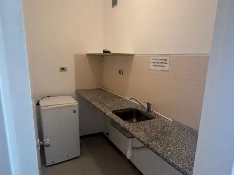 SE VENDE OFICINA TORRE DE LOS PROFESIONALES