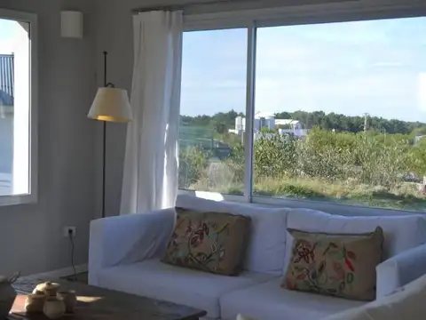 Casa en Alquiler Temporal con 4 cocheras