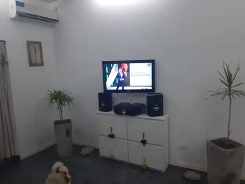 Depto Tipo Casa en Venta en Moron Sur, USD 65.000