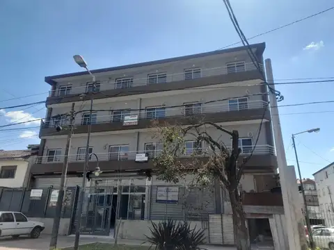 CARLOS CASARES al 2700