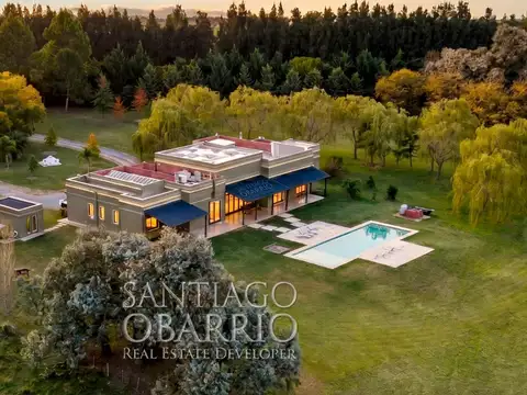 Lindísima casa en Venta/alquiler de 600m2 construidos en el haras Argentino Farm Club de Luján 100
