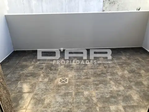 EXCELENTE 2AMB SEMIPISO CON AMPLIO PATIO Y BALCON!  BAJAS EXPENSAS  - DONIZETTI 500