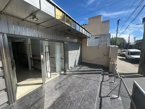 Local en Alquiler en Berazategui, $ 800.000