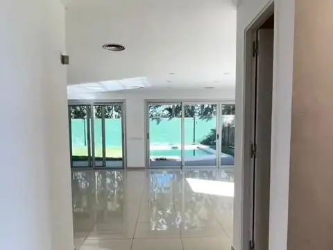Casa 5amb con piscina - Barrio Privado Los Troncos