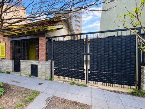 VENTA CASA EN CHAUVIN A METROS DEL HPC
