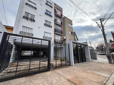 ALQUILER - 2 HABITACIONES C/COCHERA - MORON