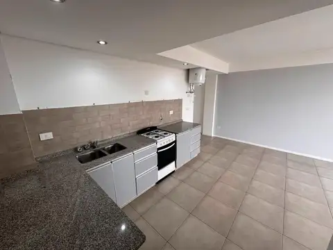ALQUILER - 2 HABITACIONES C/COCHERA - MORON