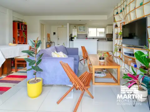 Departamento en venta en Martínez 2 ambientes, baño y toilette, balcón, cochera por 2. 2 Cuadras Av