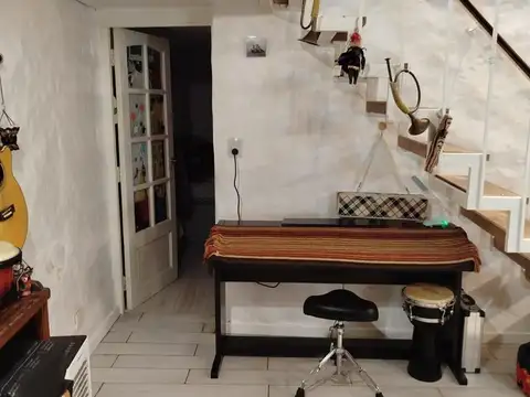 Depto Tipo Casa 3 ambientes con 2 baños